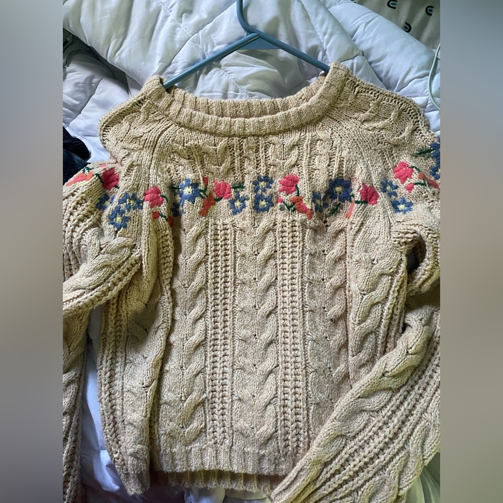 American Eagle Sweater🤎🤍🩷